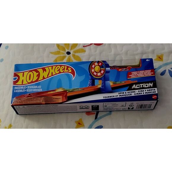 NIB HOT WHEELS SPIN AND SCORE ACTION SET - Picture 1 of 9